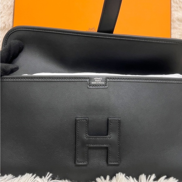 Authentic Hermes Jige elan 29 Clutch in Black Swift calfskin leather. - Picture 8 of 13